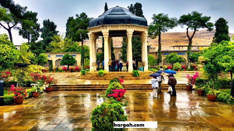 Tomb of Hafez Situs Seni Dan Budaya Iran Yang Menjadi Tempat Wisata